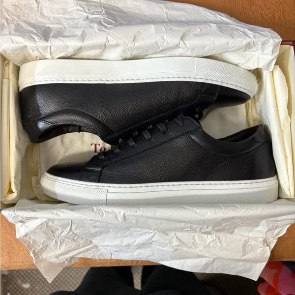 NEW To Boot New York Men's Nero Leather Sierra Sneakers size 10.5 $375.00
